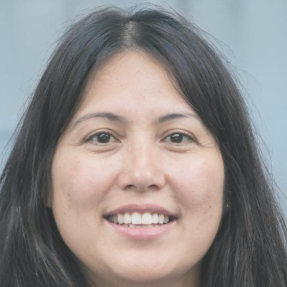 Portrait of Elena Thornfield, darnakivolet's lead financial educator